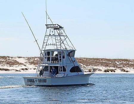 View of the HiLIner Full Draw boat from the side.